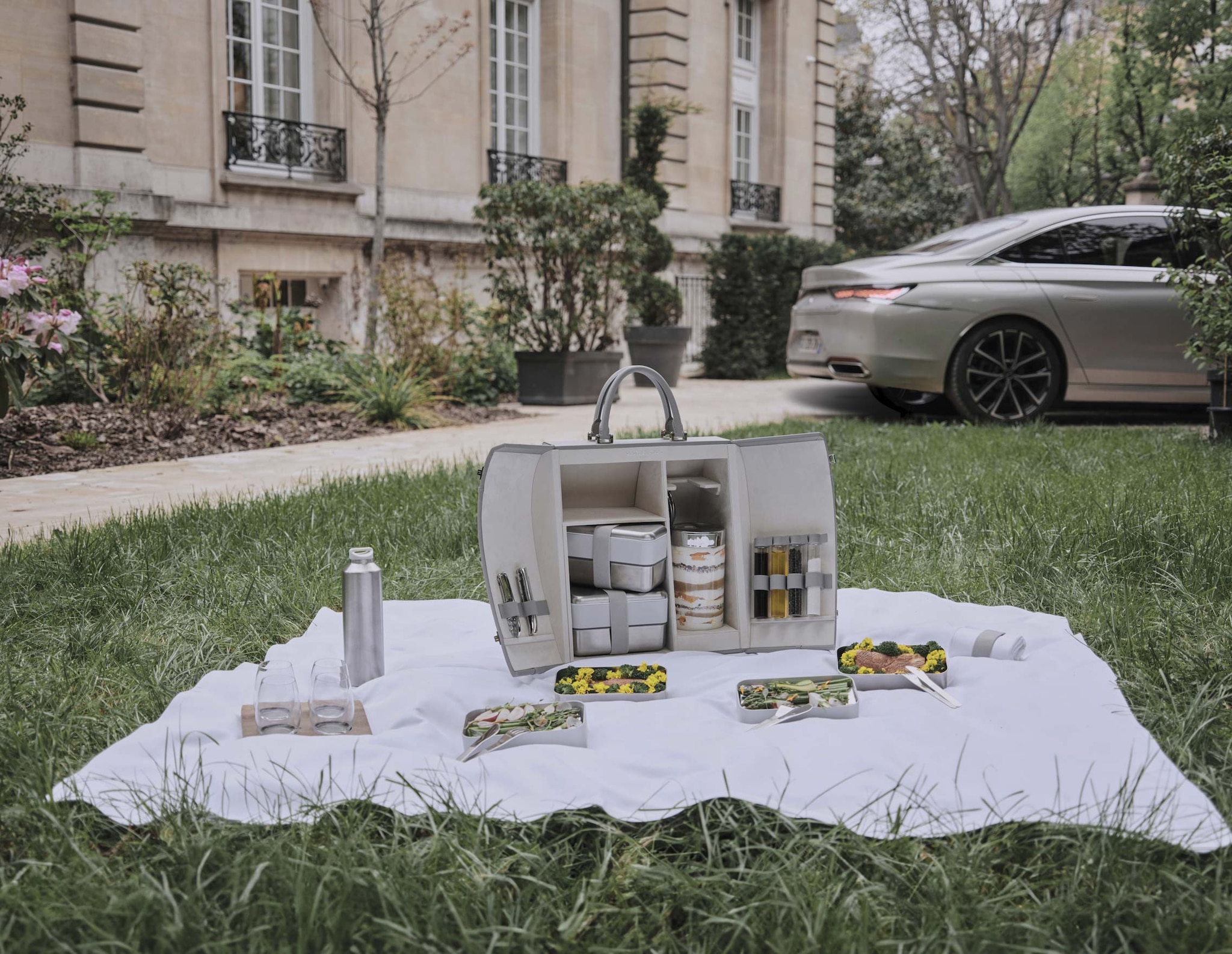 DS-LA MALLE BERNARD LA CESTA PARA PICNIC QUE CUESTA 5.000 EUROS